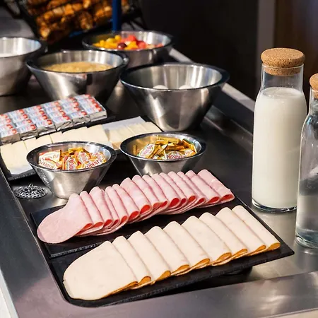 Ibis Budget Est Mediterranée A9 / A75 Hotel