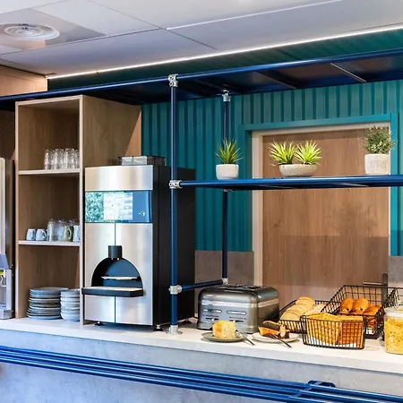 Hotel Ibis Budget Est Mediterranee A9 / A75