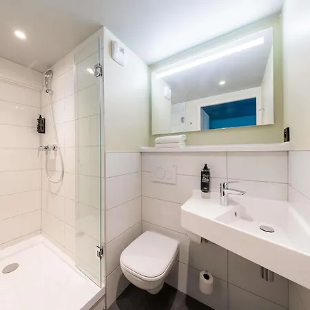 Hotel Ibis Budget Est Mediterranee A9 / A75