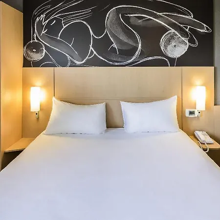 Hotel Ibis Budget Est Mediterranee A9 / A75